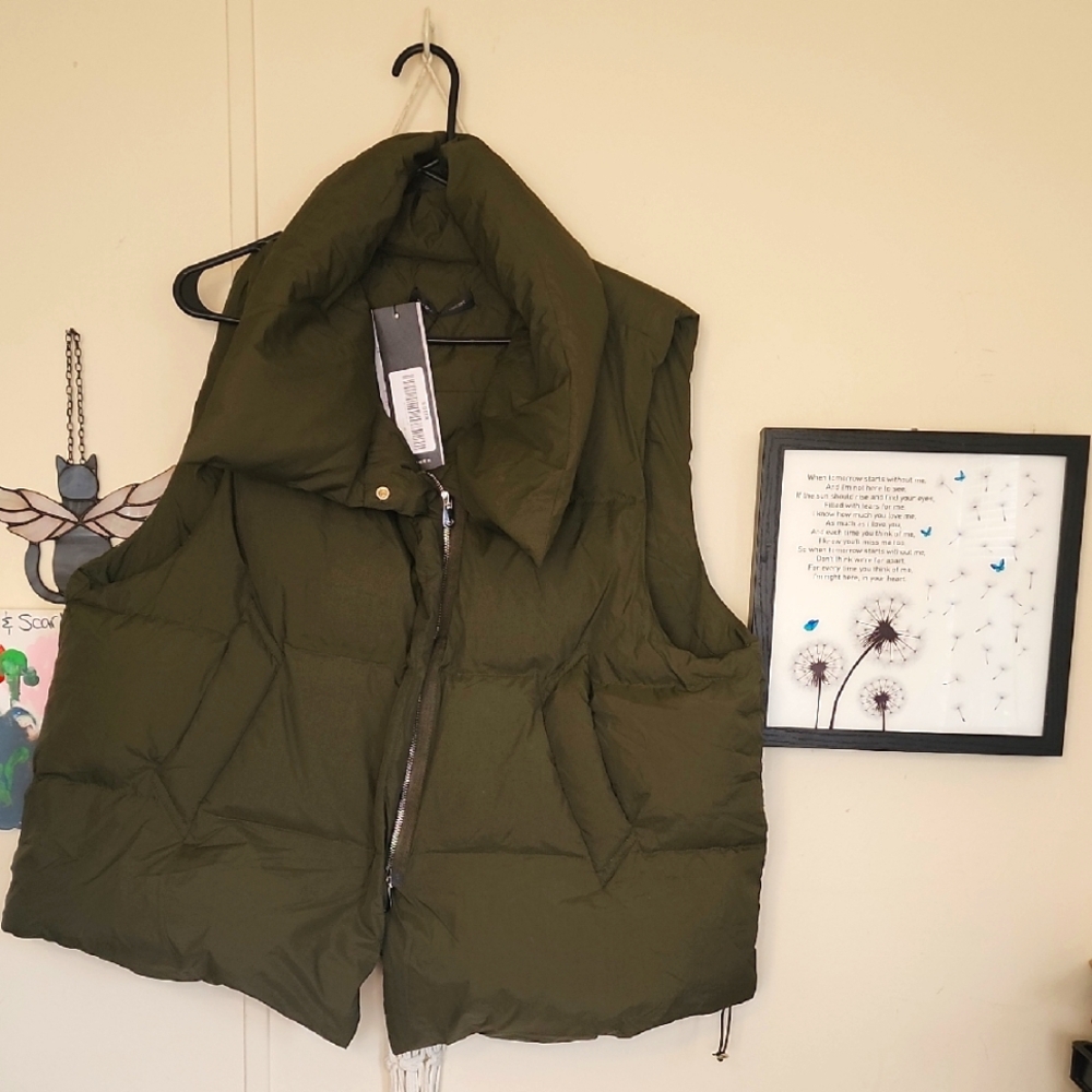 S. DEER Down Puffer Vest - Picture 1 of 8